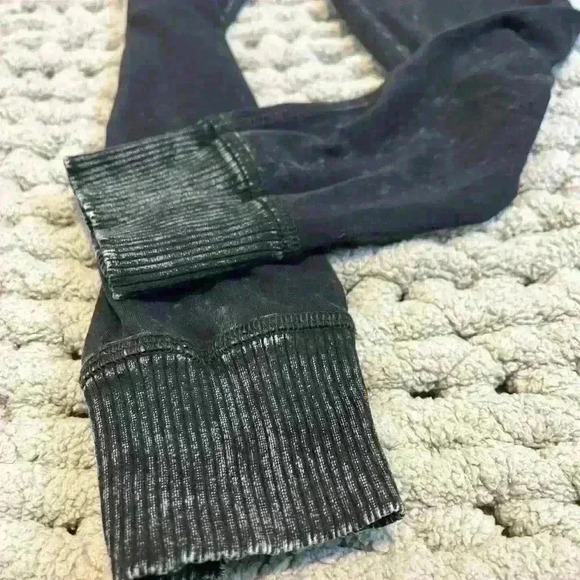 Black Retro Leggings Size Small - Picture 2 of 5